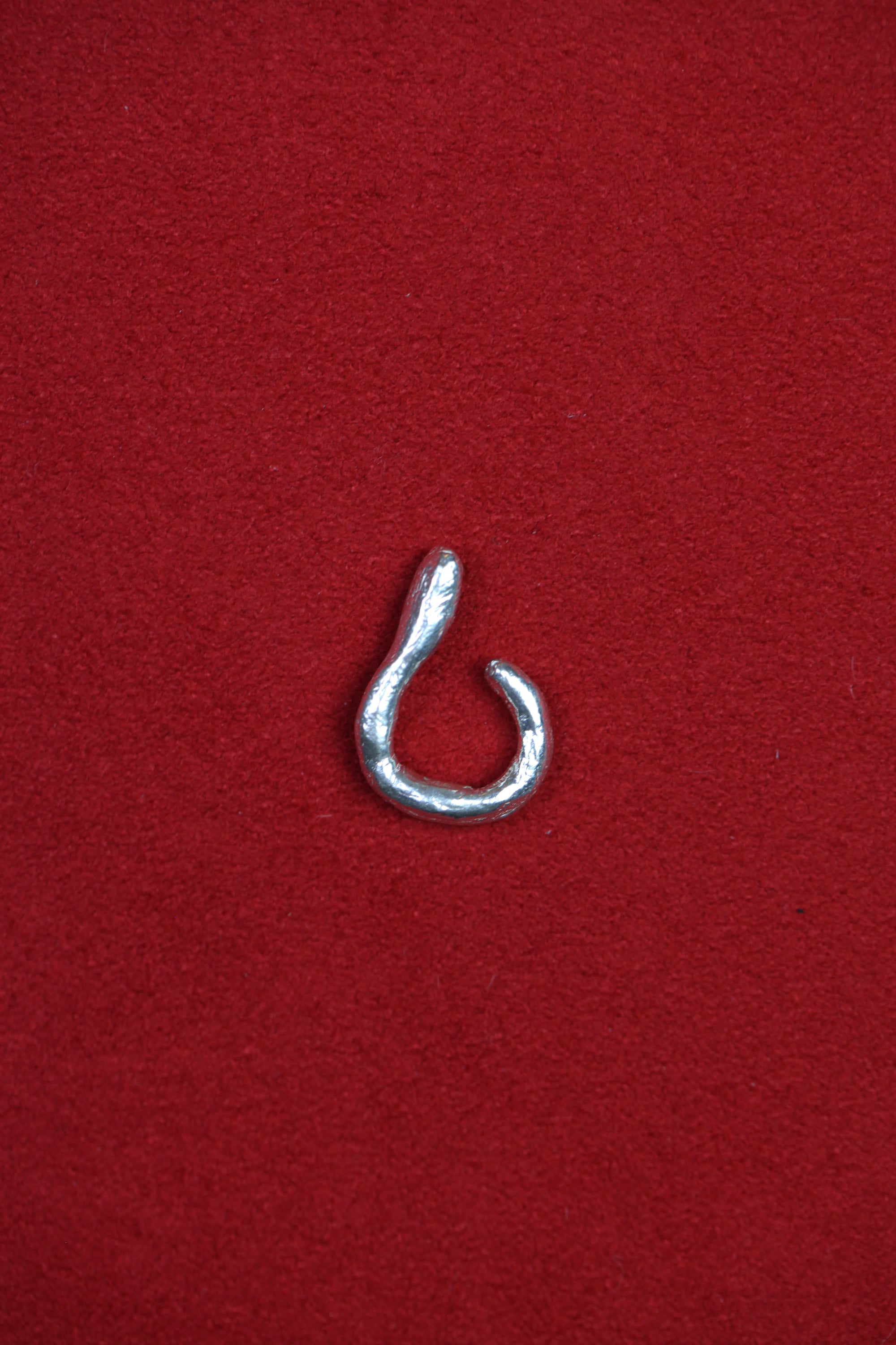 NYRO_EARCUFF