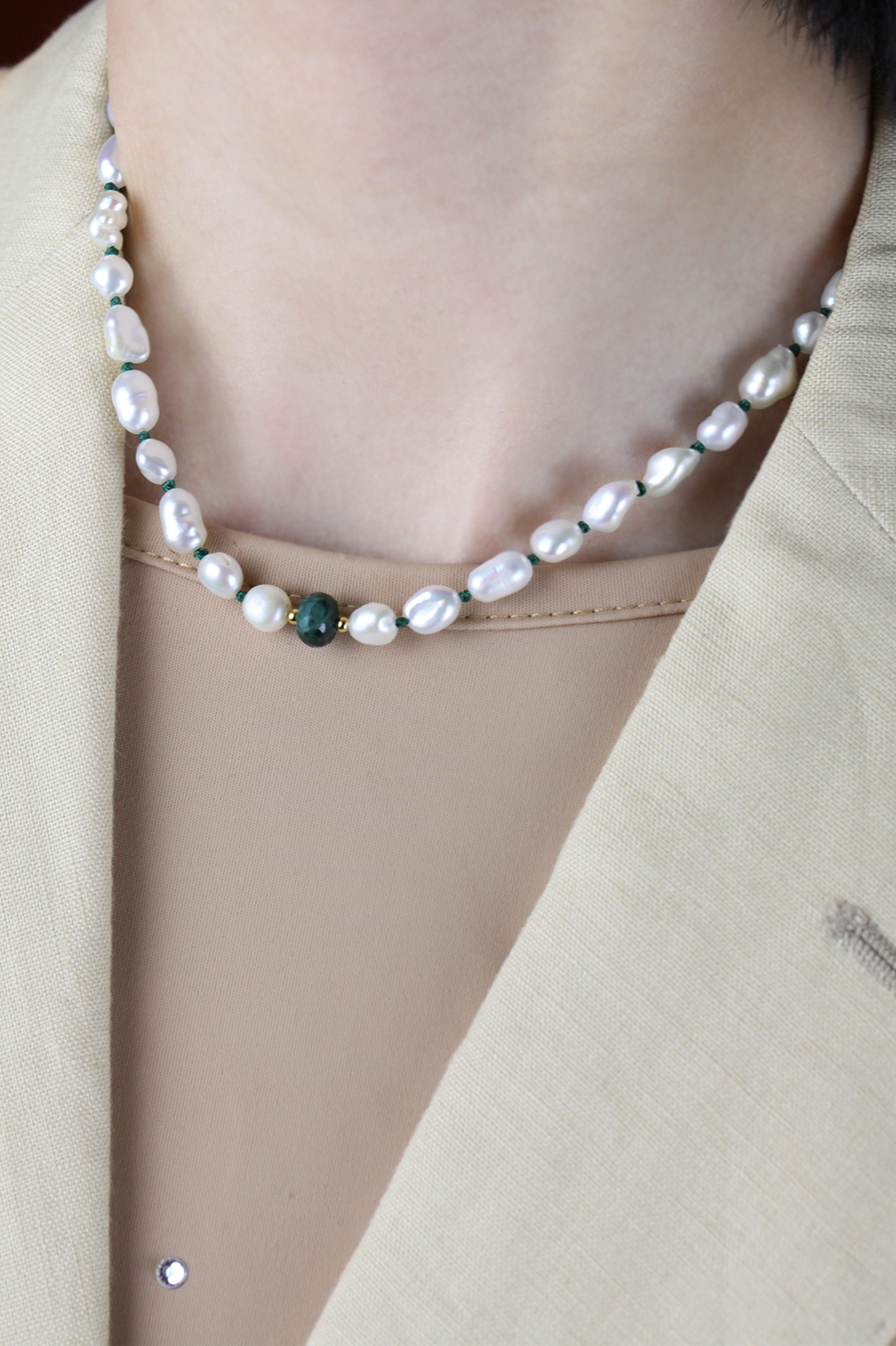 ALL KNOT EMERALD NECKLACE