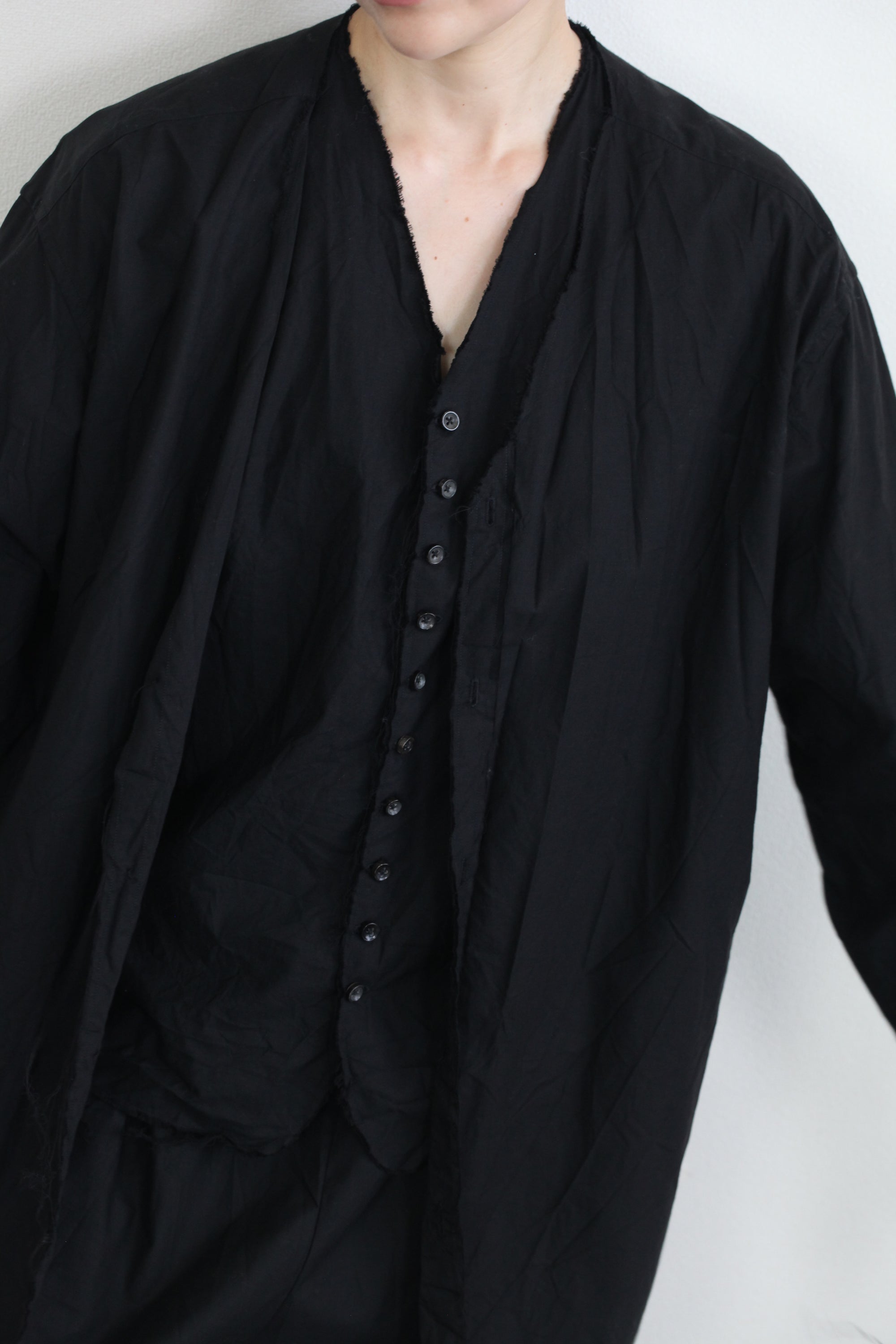 mayumi murasawa shirt_黒コットン_Vシャツ
