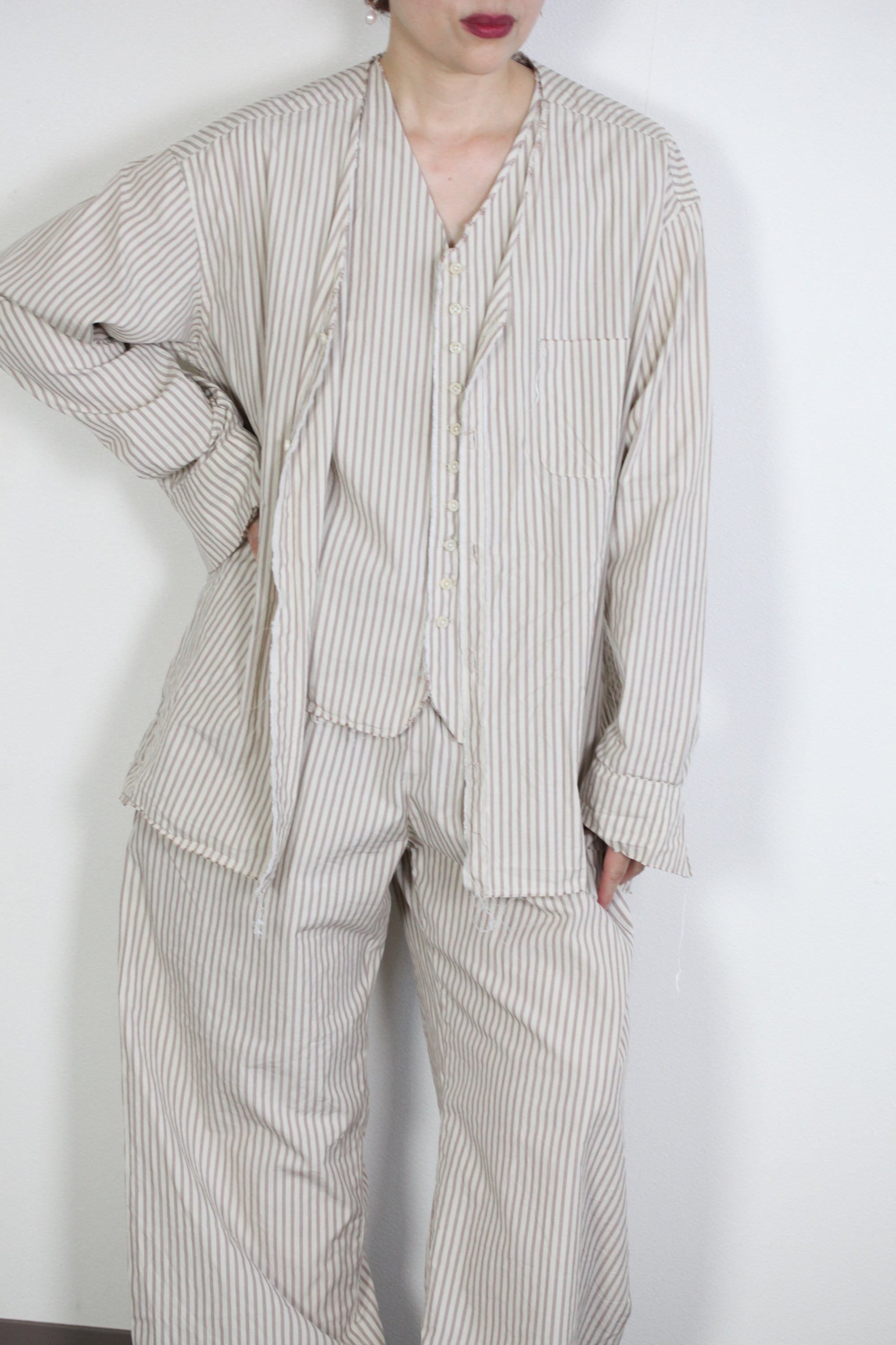 mayumi murasawa shirt_ベージュストライプ_Vシャツ