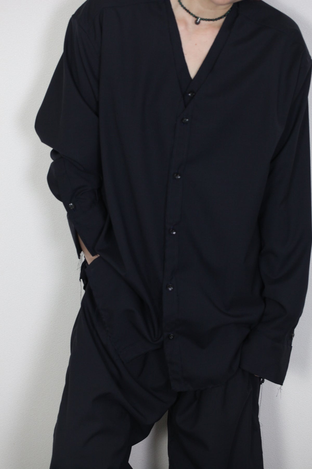 mayumi murasawa shirt_ウールネイビー _Vシャツ