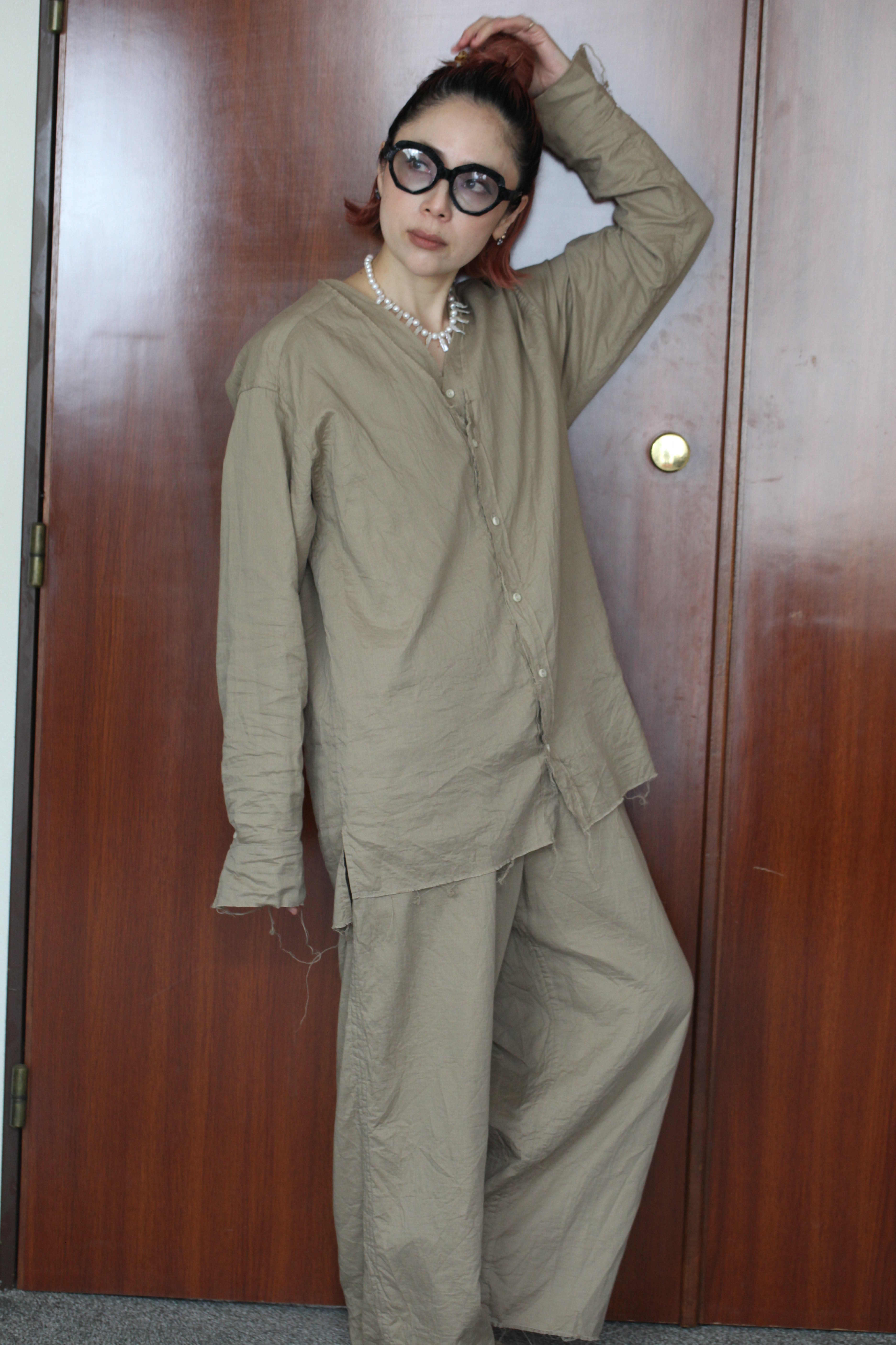 mayumi murasawa shirt_ベージュ_Vシャツ