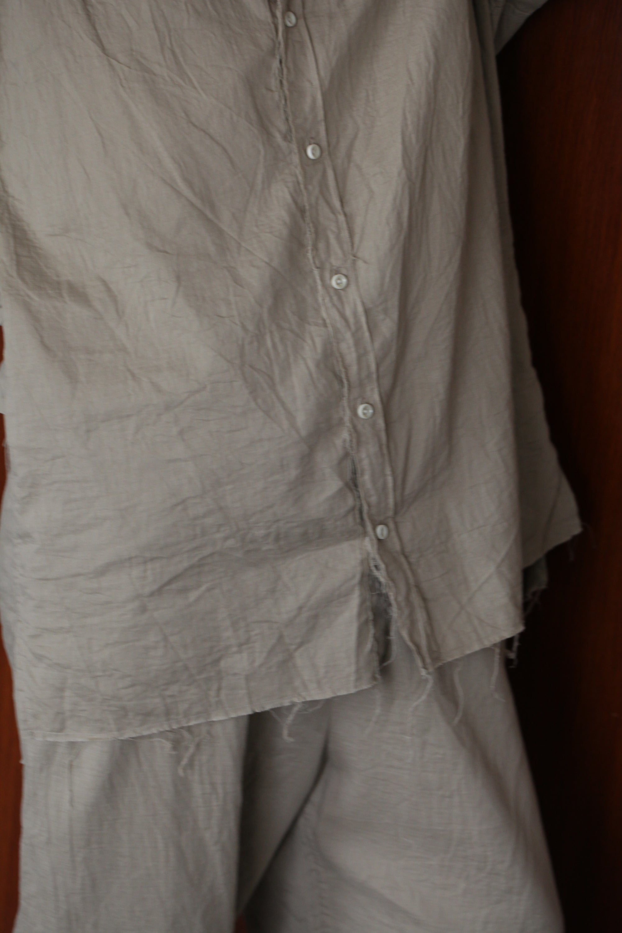 mayumi murasawa shirt_ベージュ_Vシャツ