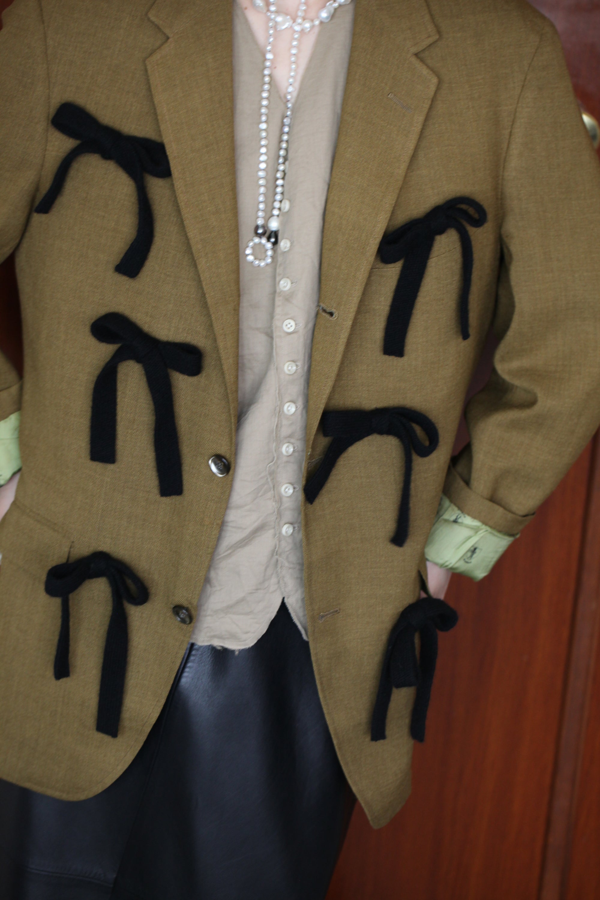 1_マスタードの黒リボンリボンジャケット