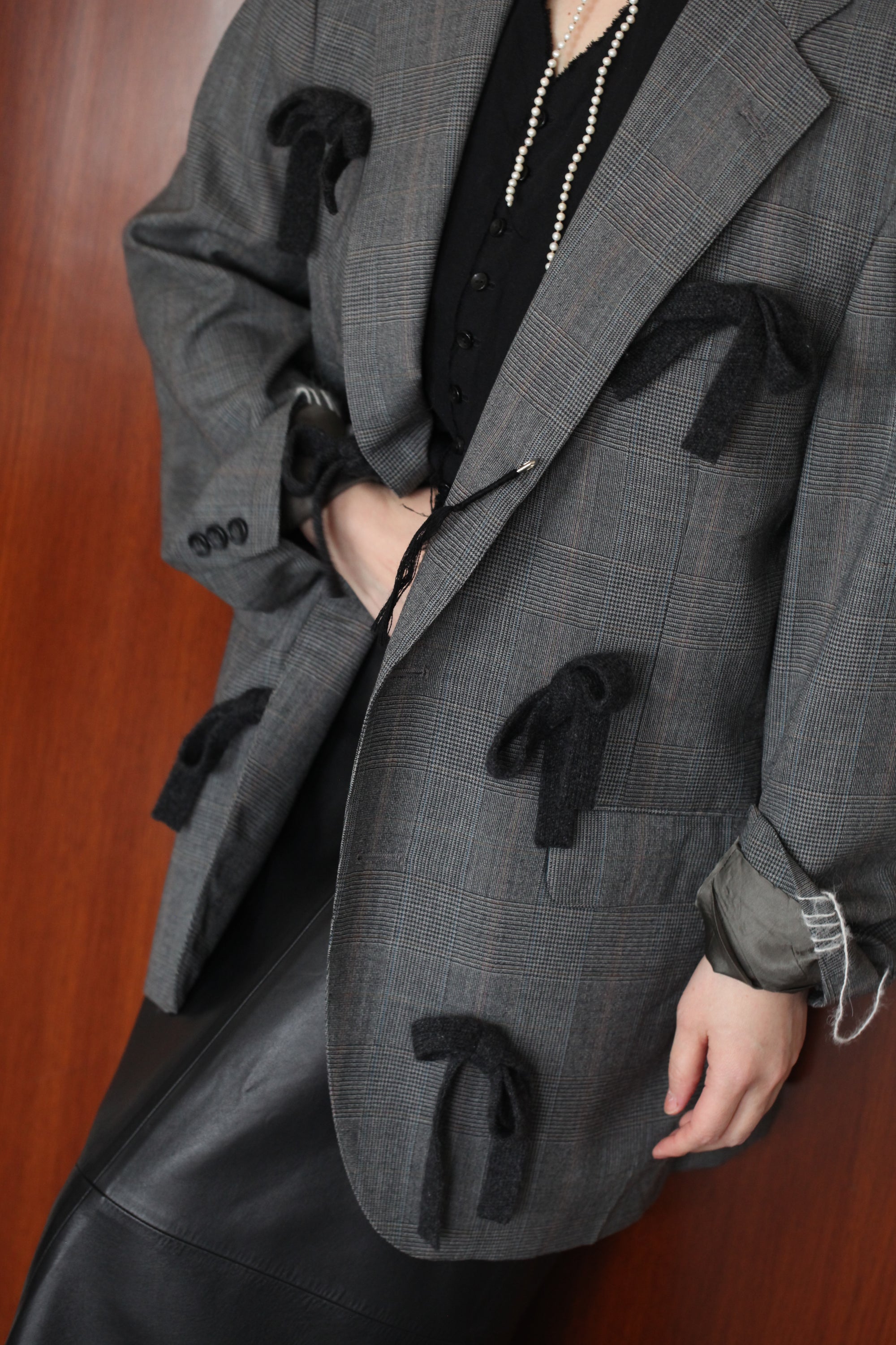 4_グレーリボンリボンジャケット_ウールピン付き