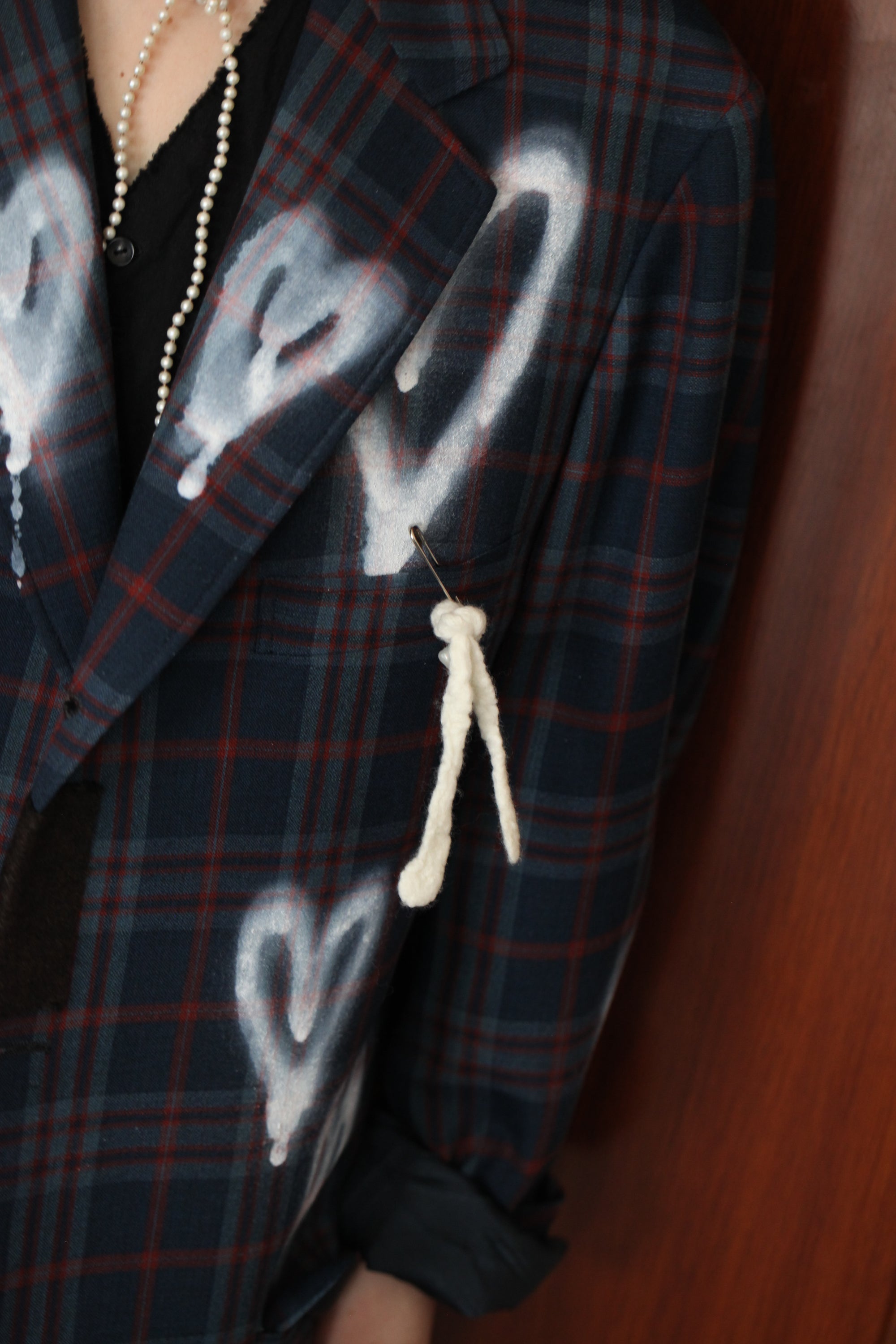 5_ハートペイントジャケット_バロックフェルトピン付き