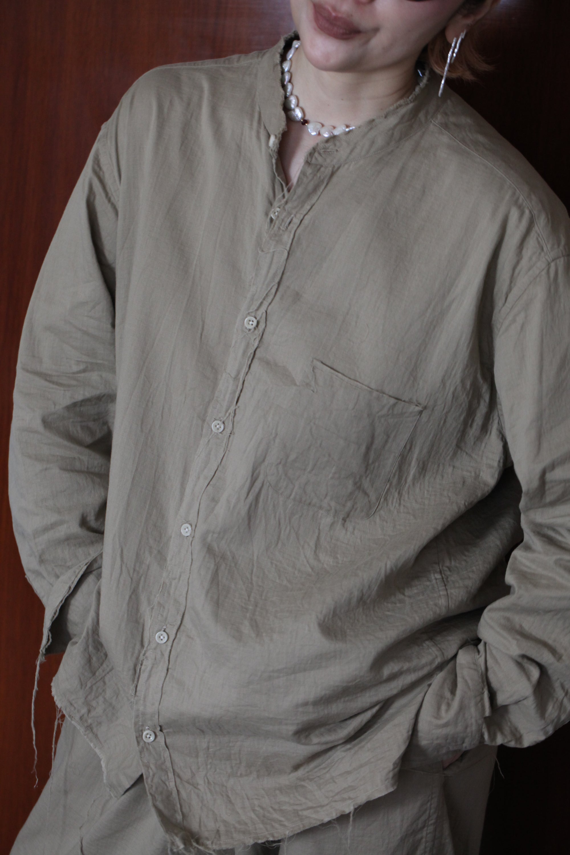 mayumi murasawa shirt_ベージュ_スタンドシャツ