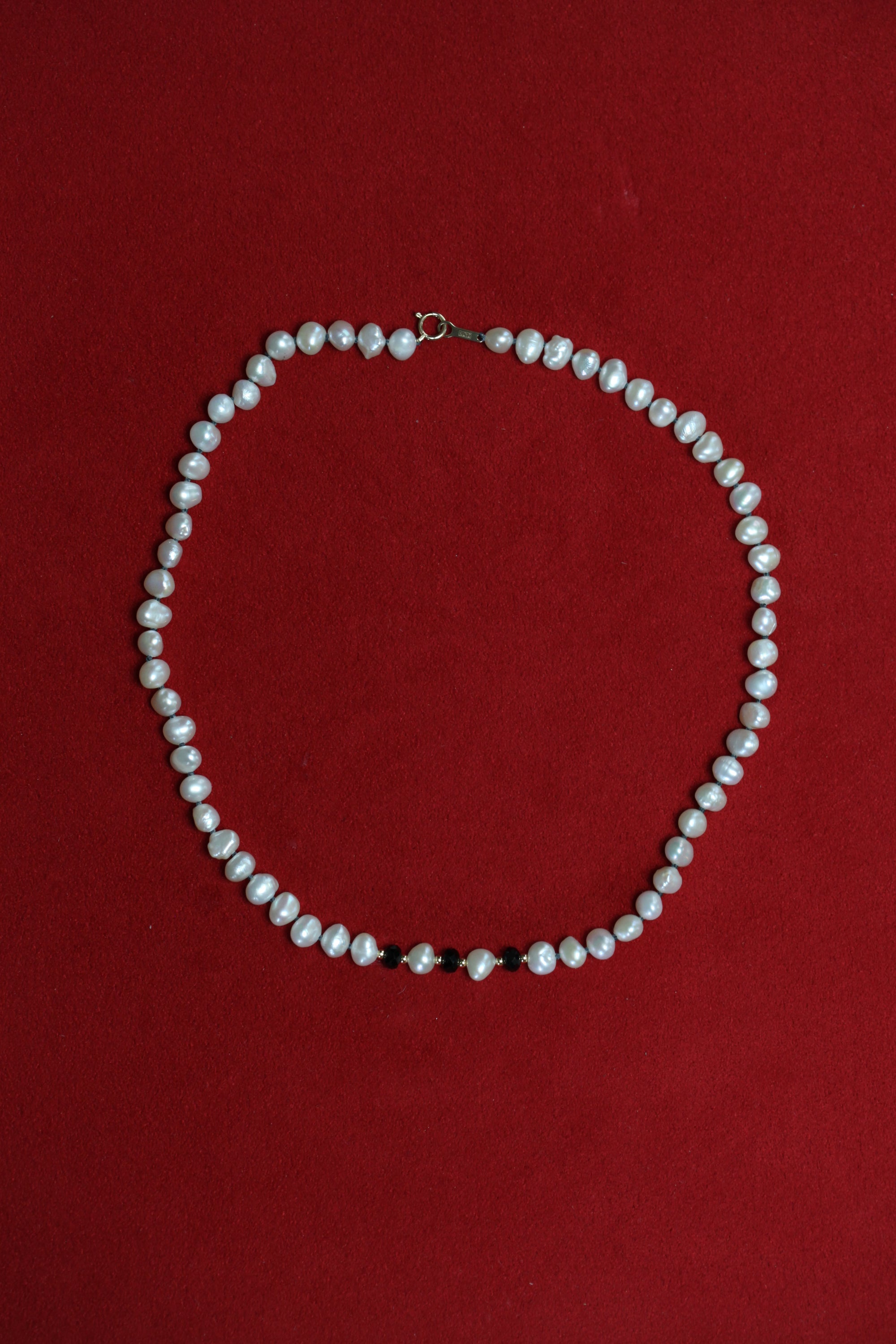 ALL KNOT BLACK SPINEL