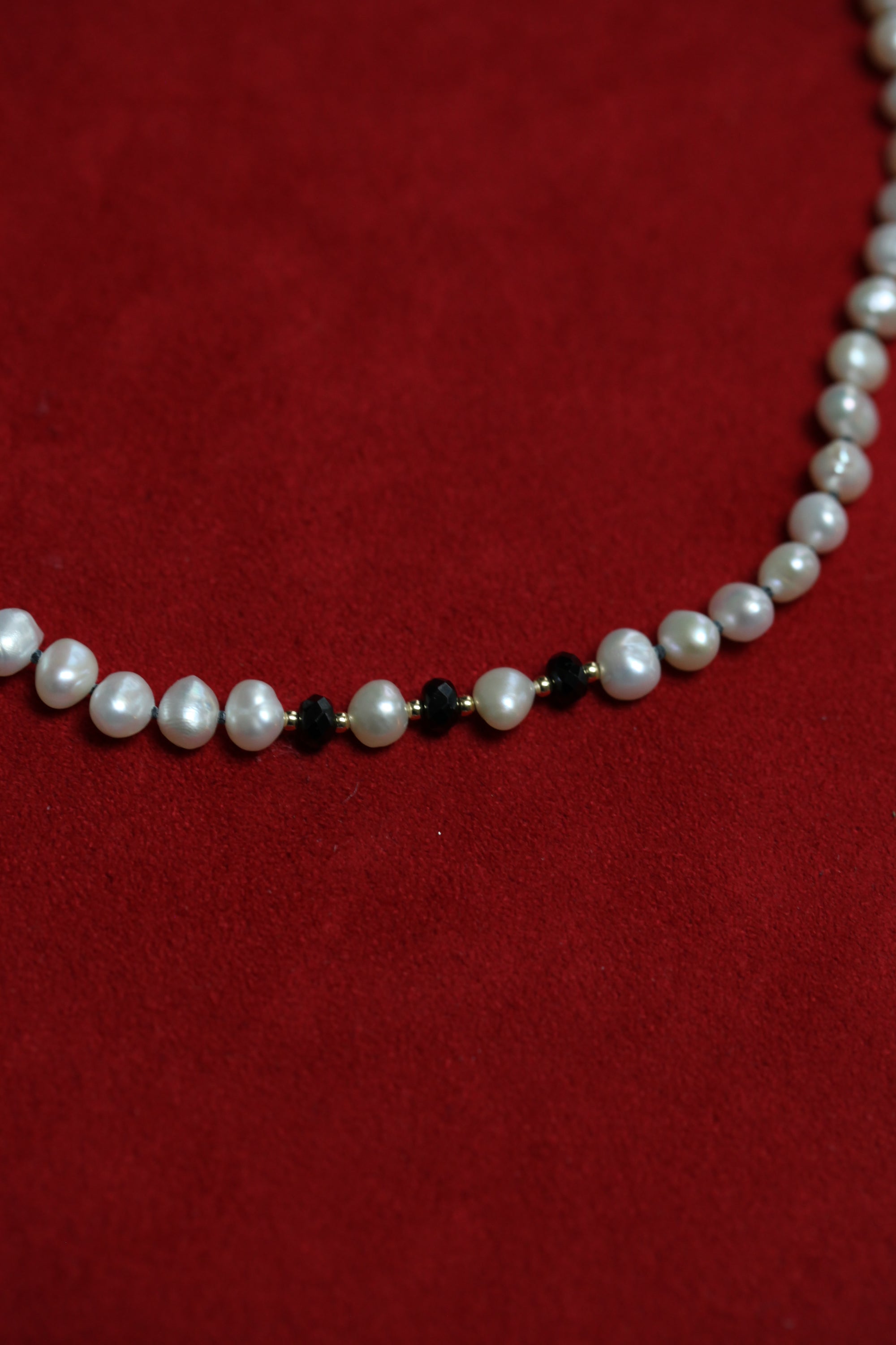 ALL KNOT BLACK SPINEL