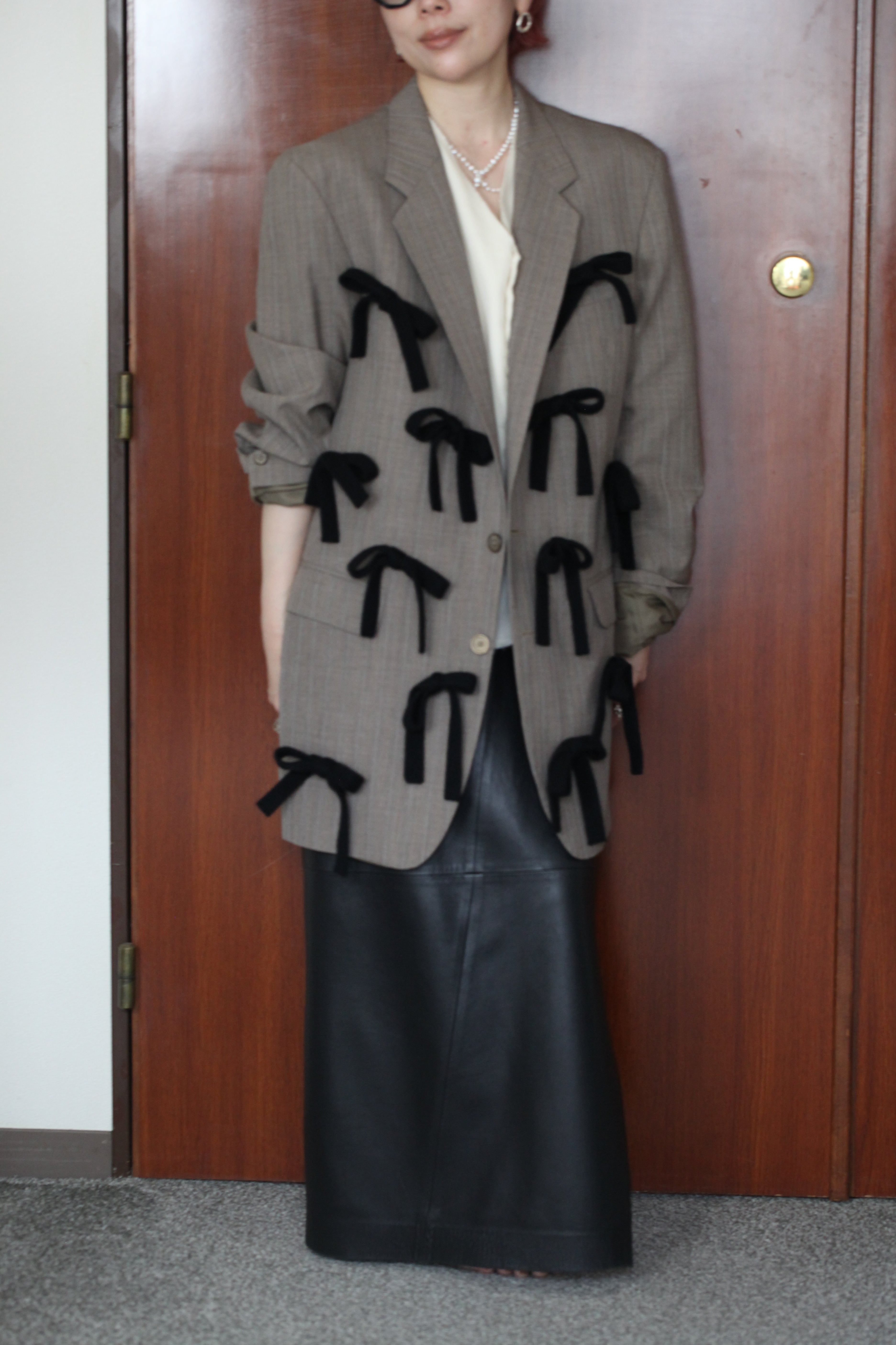 ジャケット・アウター MAYUMI Zuki Black Onyx Sheared Beaver Zip 28” Jacket with Abstract Design