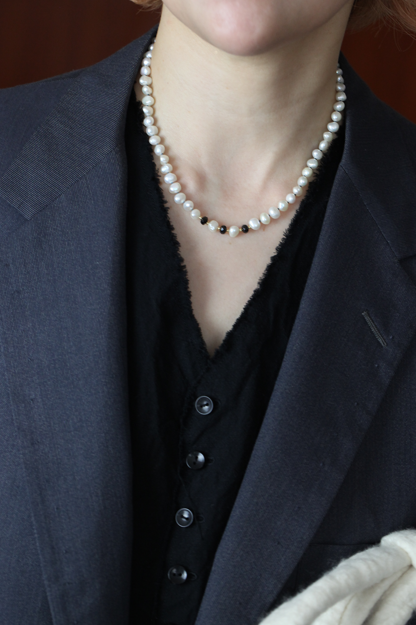 ALL KNOT BLACK SPINEL
