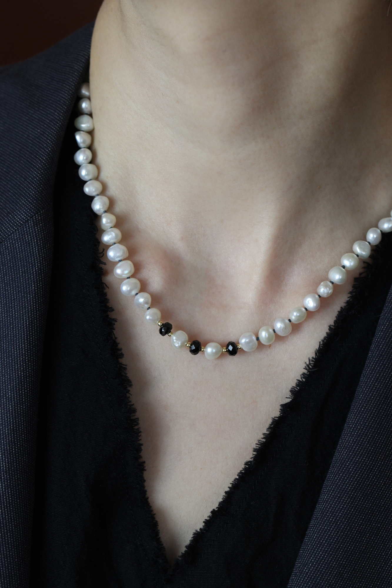 ALL KNOT BLACK SPINEL