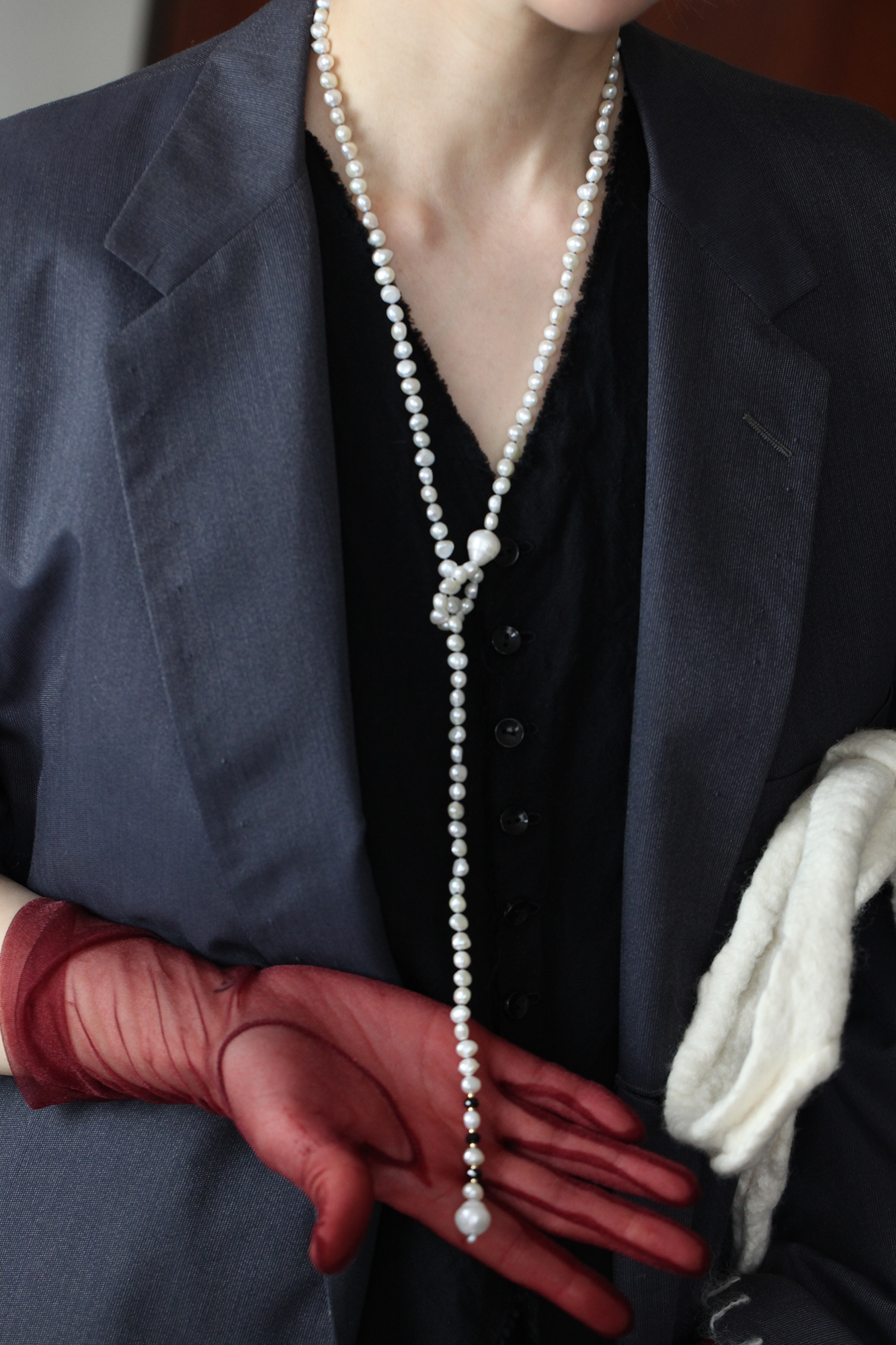 ALL KNOT BLACK SPINEL_LARIAT
